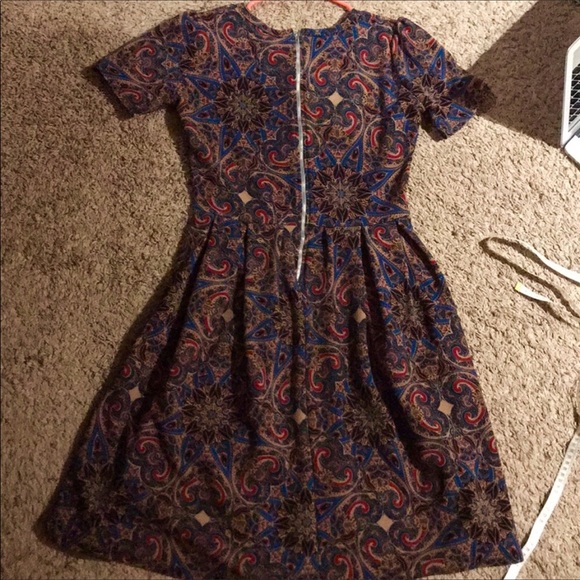 LuLaRoe Dresses & Skirts - Lularoe Amelia paisley dress WITH POCKETS!